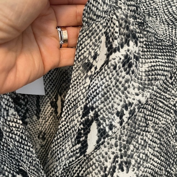 New - j crew crepe blouse - Price firm - Picture 5 of 7